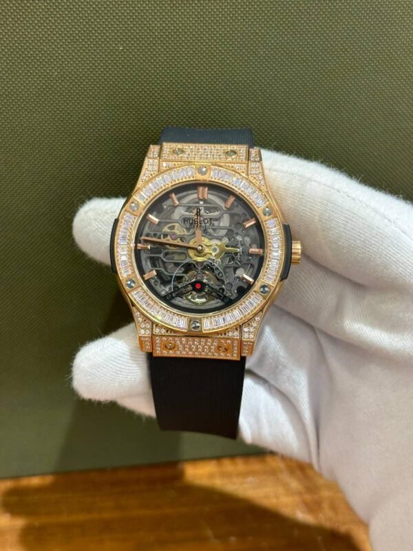 Hublot Men's Watch Collection - Image 32