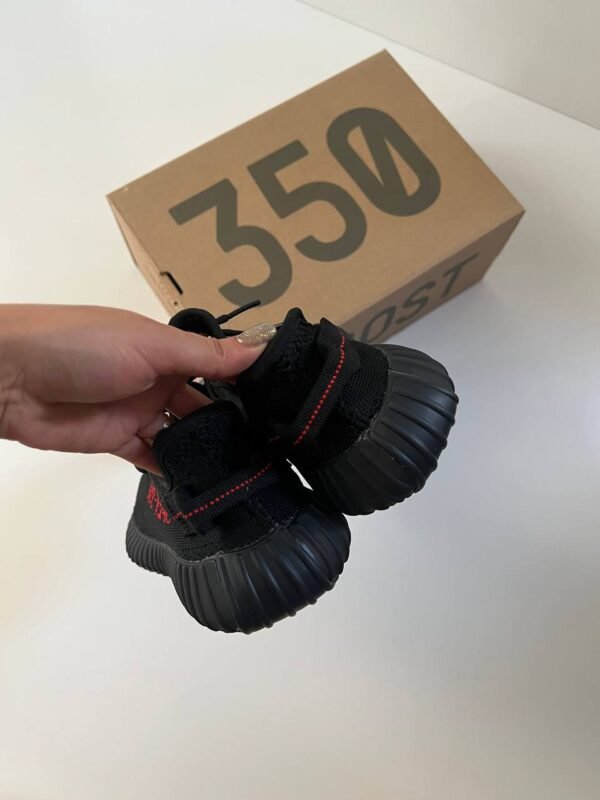 ⁦Adidas Yeezy Boost 350 V2 'Bred'⁩ - الصورة ⁦6⁩