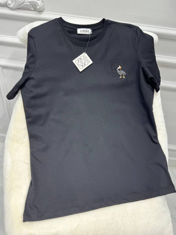 Women's T-shirts in various colors - Image 13