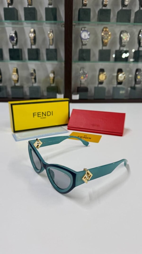 Fendi sunglasses - Image 2