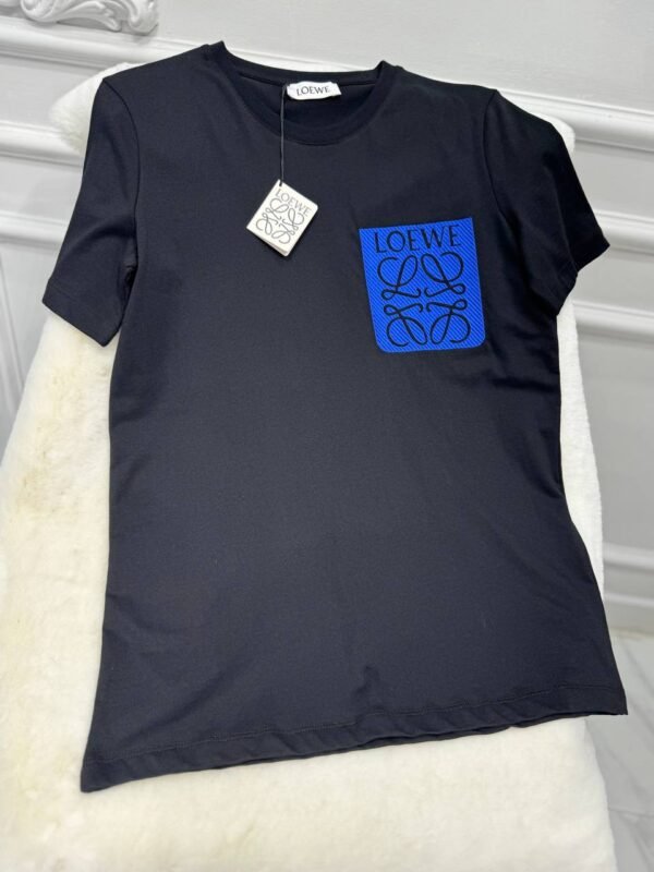 Women's T-shirts in various colors - Image 21