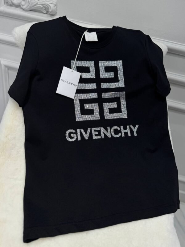 Women's T-shirts in various colors - Image 23