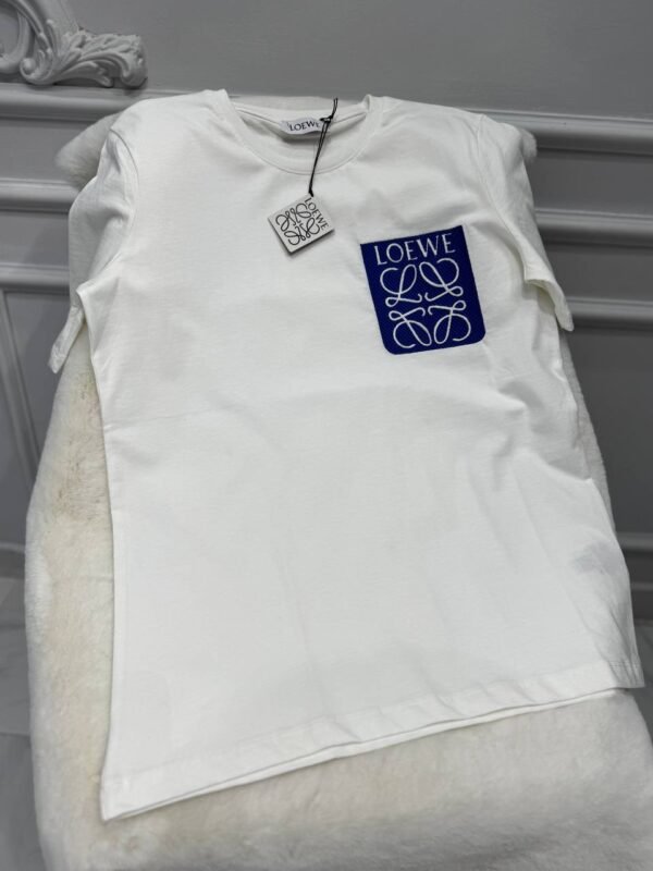 Women's T-shirts in various colors - Image 25