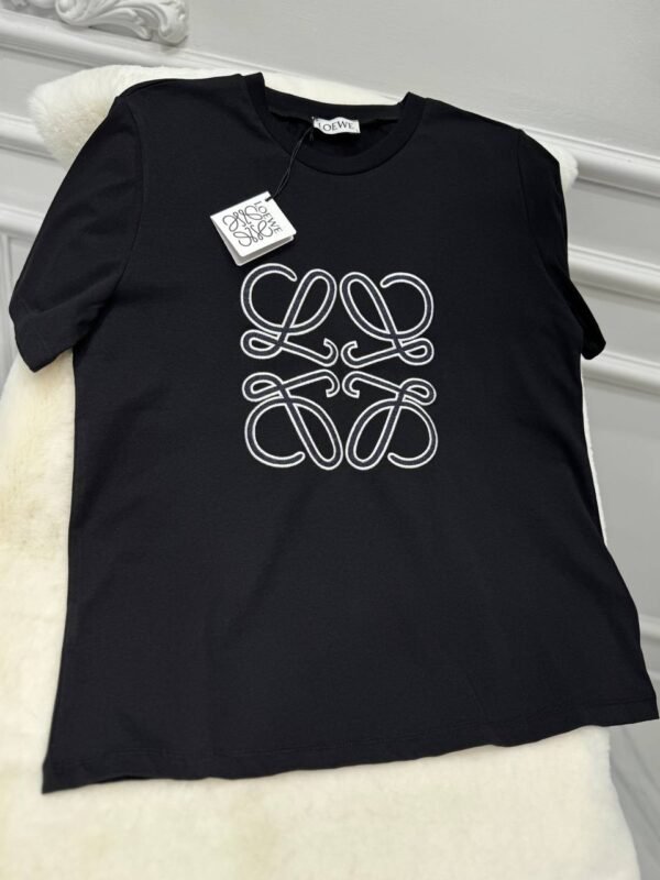 Women's T-shirts in various colors - Image 29