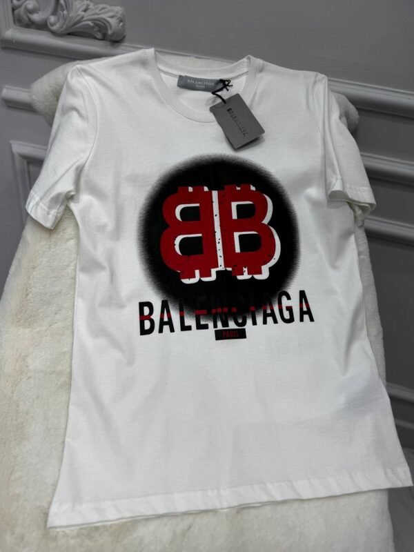Women's T-shirts in various colors - Image 32
