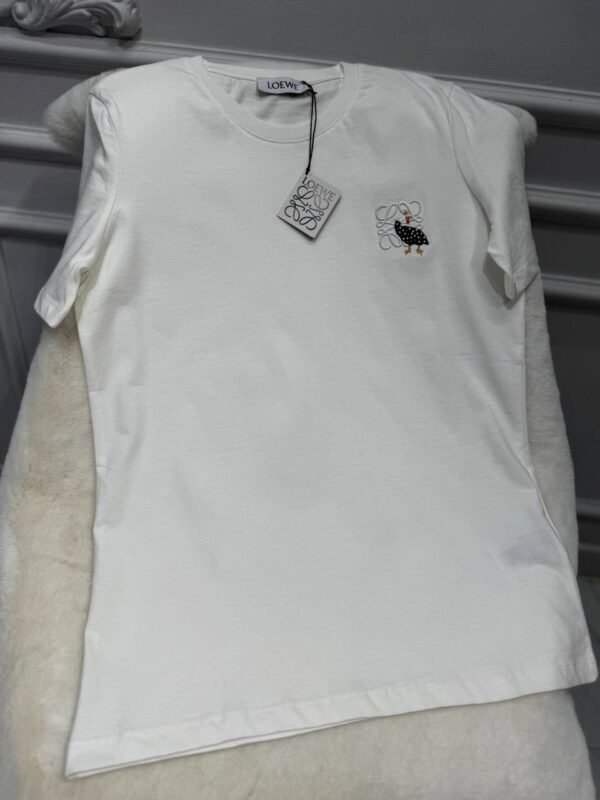 Women's T-shirts in various colors - Image 33