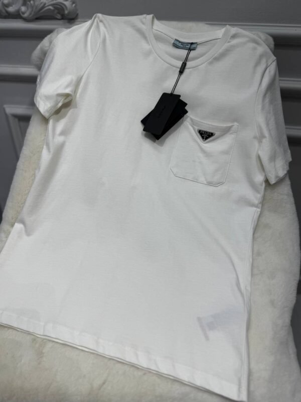 Women's T-shirts in various colors - Image 38