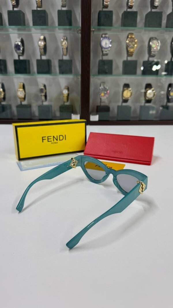 Fendi sunglasses - Image 4