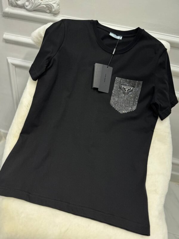 Women's T-shirts in various colors - Image 8