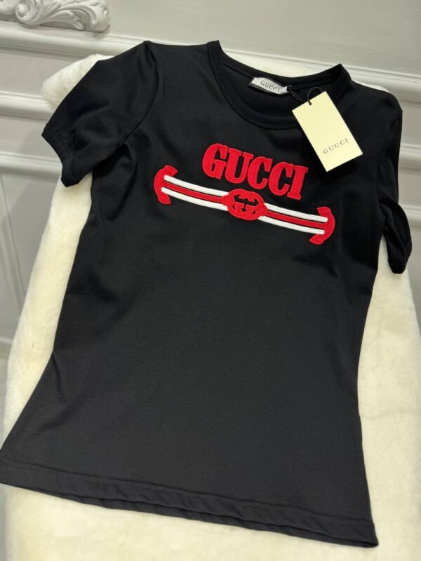 Women's T-shirts in various colors - Image 9